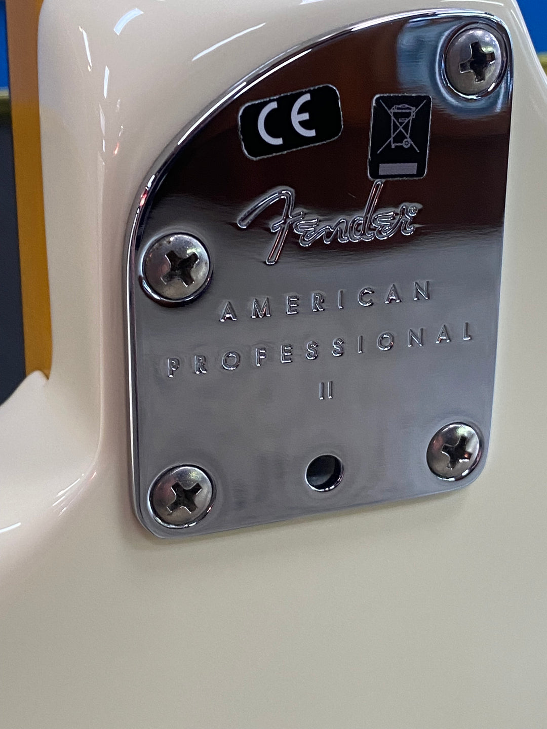 Fender 2021 American Professional II Stratocaster RW Olympic White W/case ***Pre Loved***