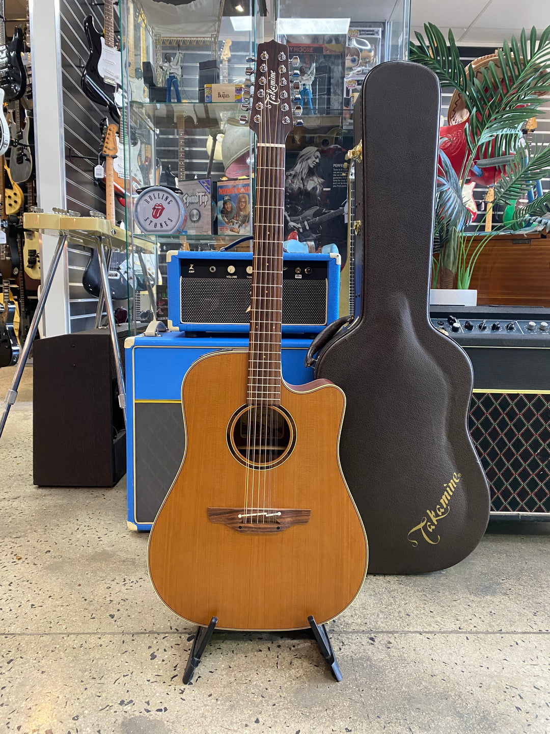 Takamine Japan 2012 ETN10C-12 - 12 String Dreadnought W/case ***Pre Loved***