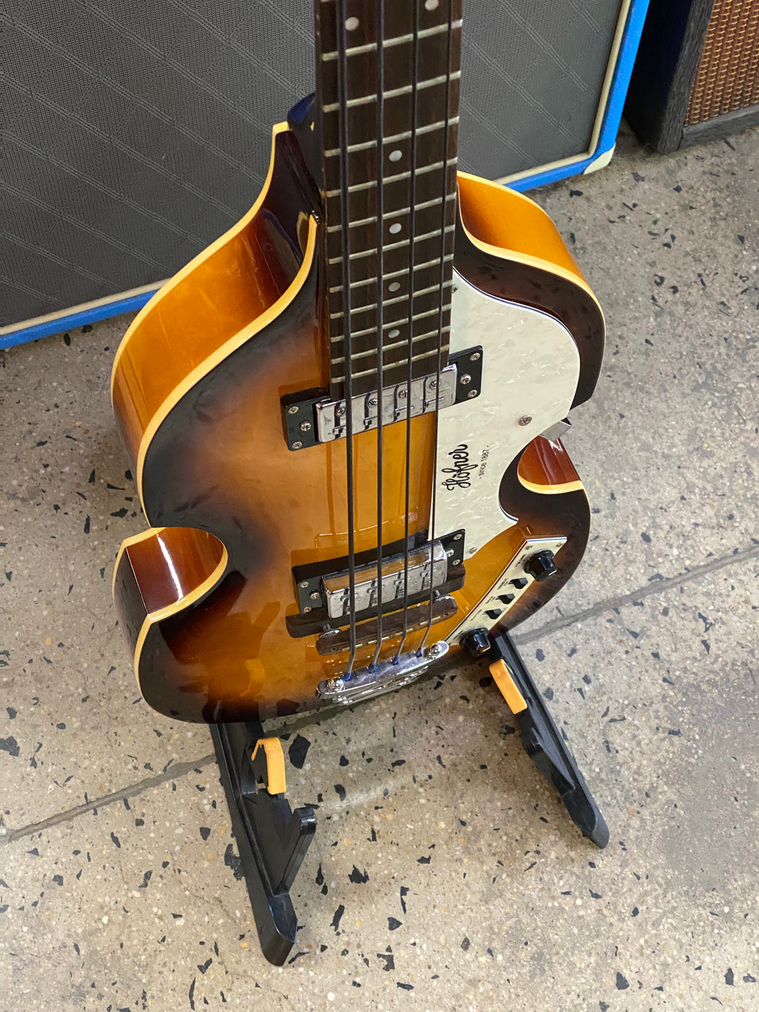 Hofner Violin Bass Tape Wound Strings w/bag | Sunburst ***pre loved***