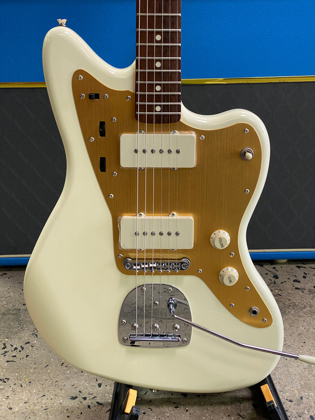 Fender J Mascis Jazzmaster Gold Anodized Pickguard Vintage White