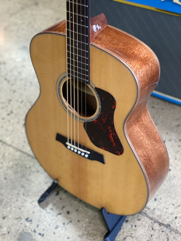 Walden Grand Auditorium All Solid Spruce top Mahogany Back and Sides