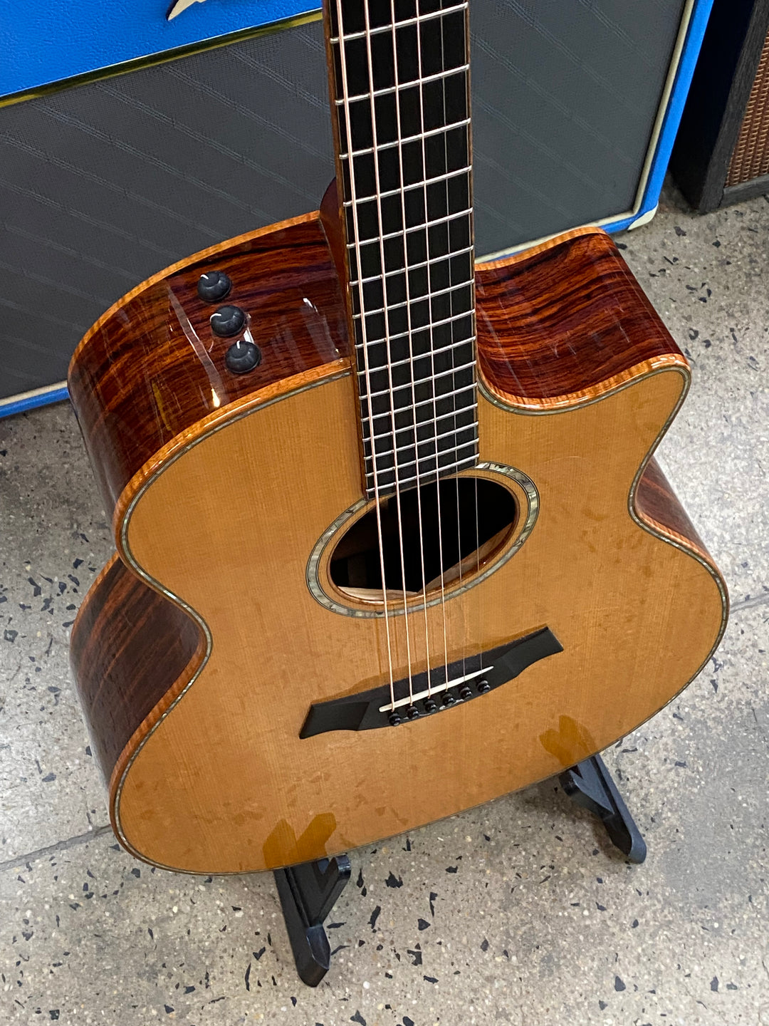 Taylor 2008 Cocobolo GA Limited Edition wcase ***pre loved***