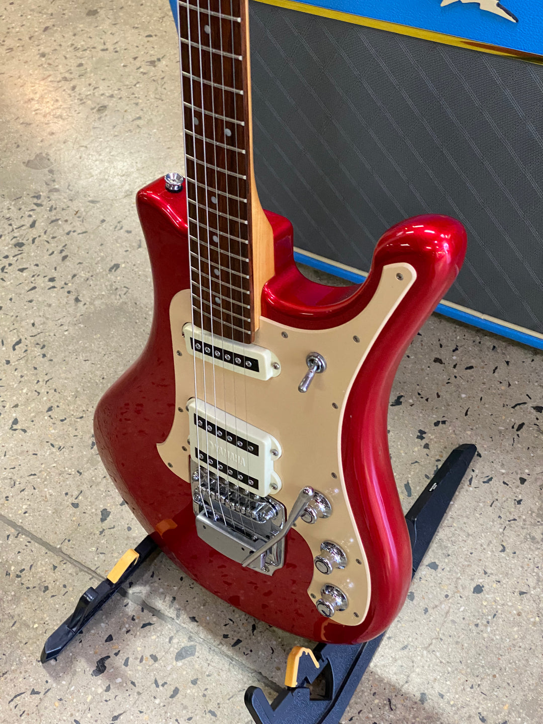 Yamaha SGV-300 Red w/bag ***Pre Loved***