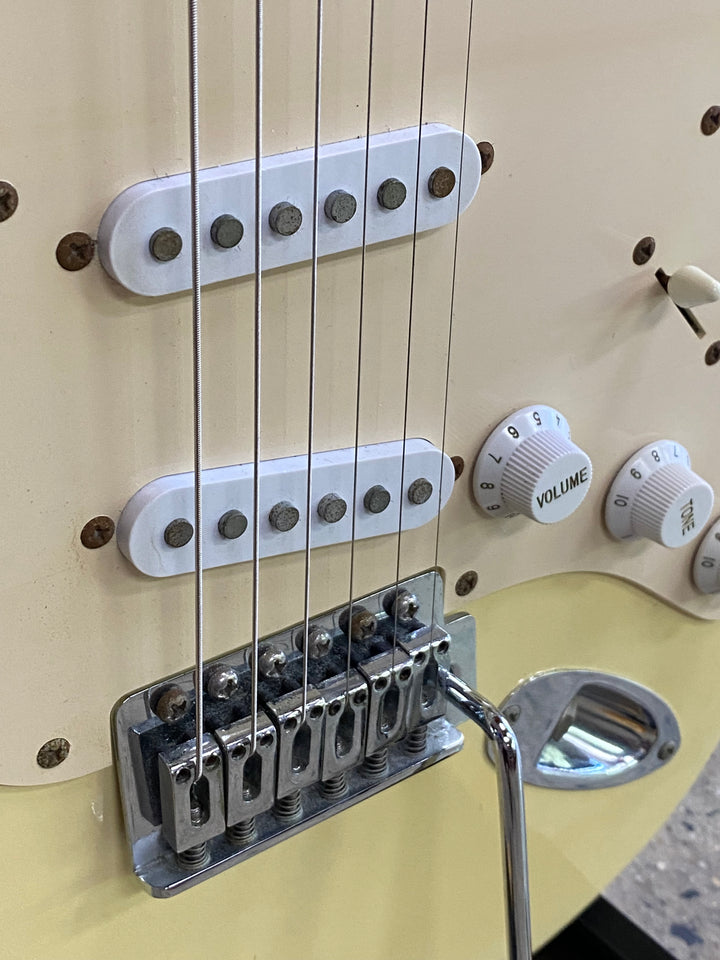 Fender Squier 2013 Bullet Stratocaster white ***Pre Loved***