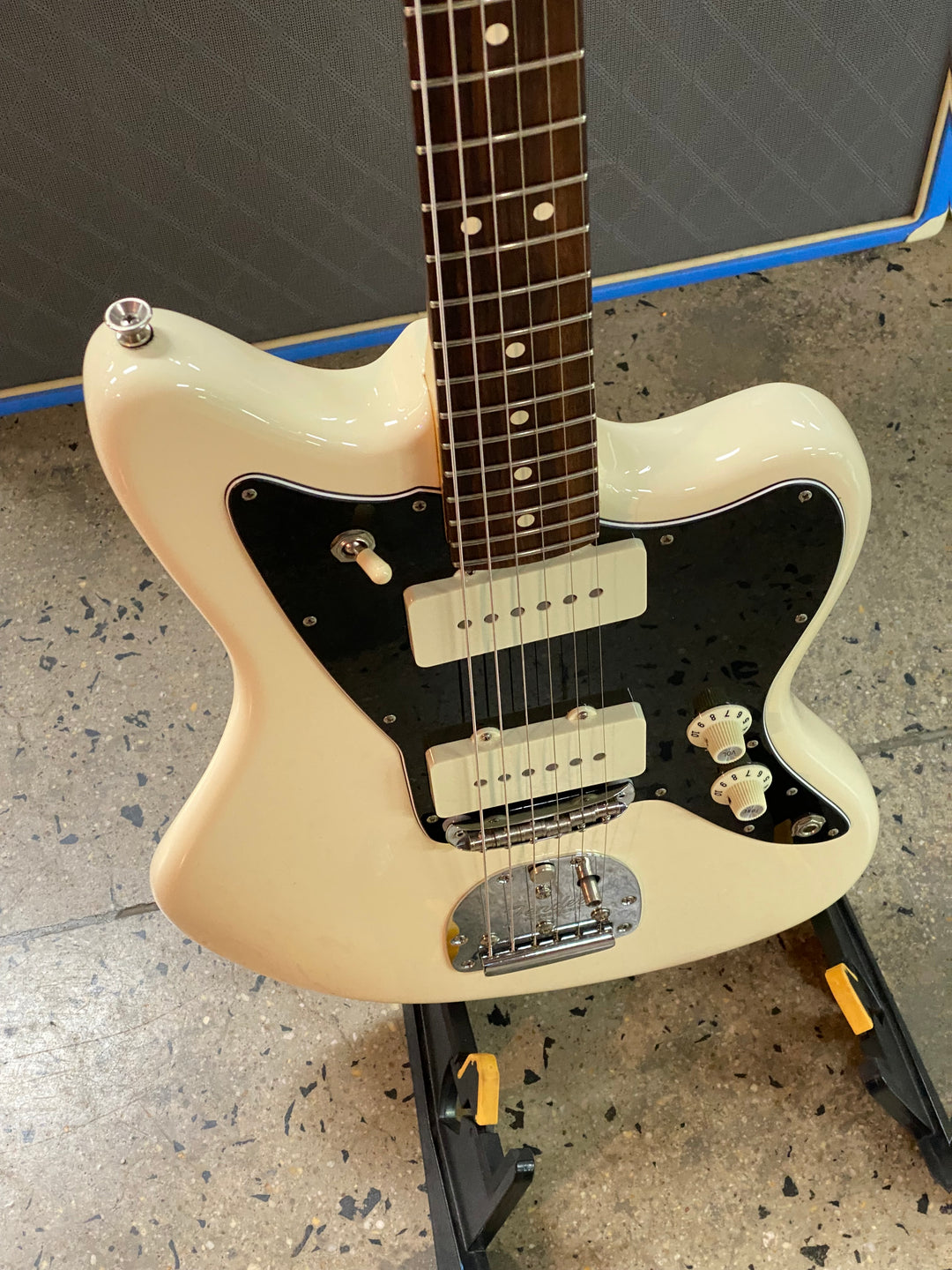 Fender 2017 American Pro Jazzmaster w/case | Olympic White ***Pre loved***