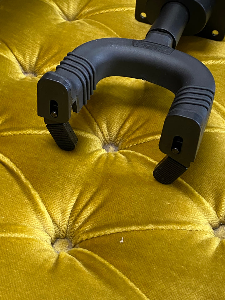 Tenuto Guitar Wall Hanger Self Locking