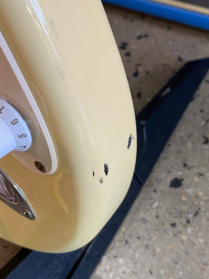 Fender Squier 2013 Bullet Stratocaster white ***Pre Loved***