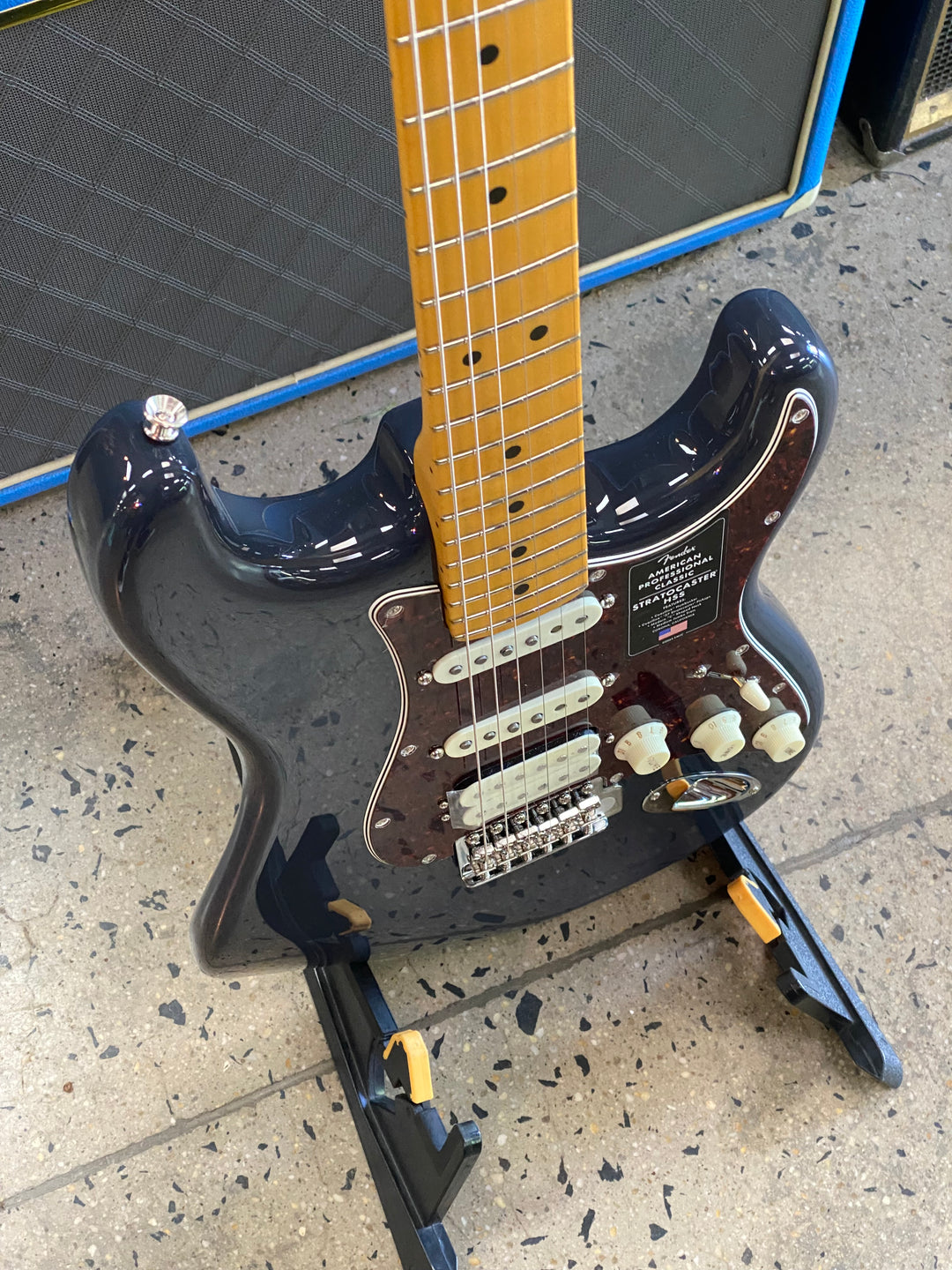 Fender American Pro Classic Strat HSS Maple Neck | Faded Black
