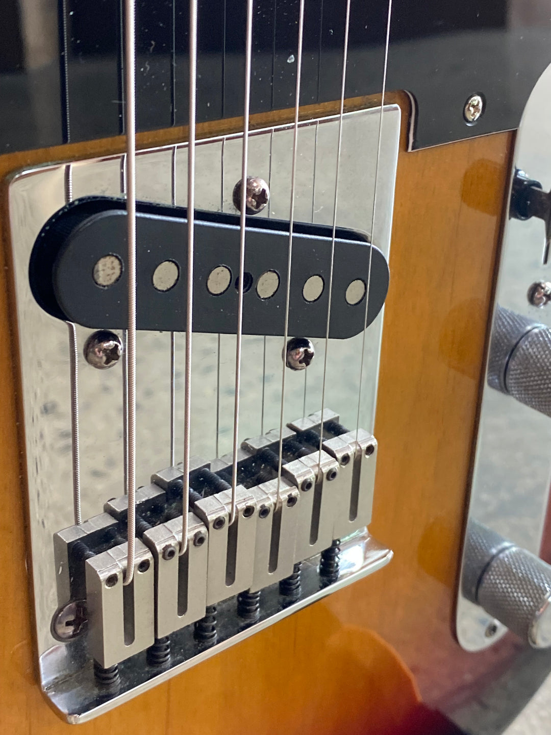 Fender USA 2004 American Series Telecaster Maple Neck Sunburst W/case ***Pre Loved***