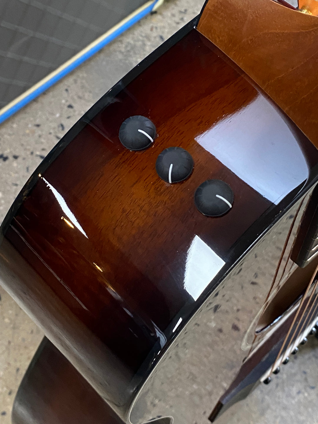 Taylor 224CE-K-DLX Acoustic Guitar w/case ***pre loved***