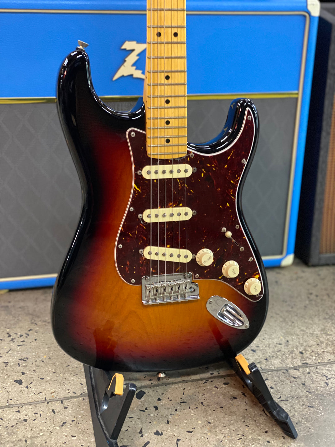 Fender 2022 American Pro II Stratocaster | Sunburst ***pre loved***