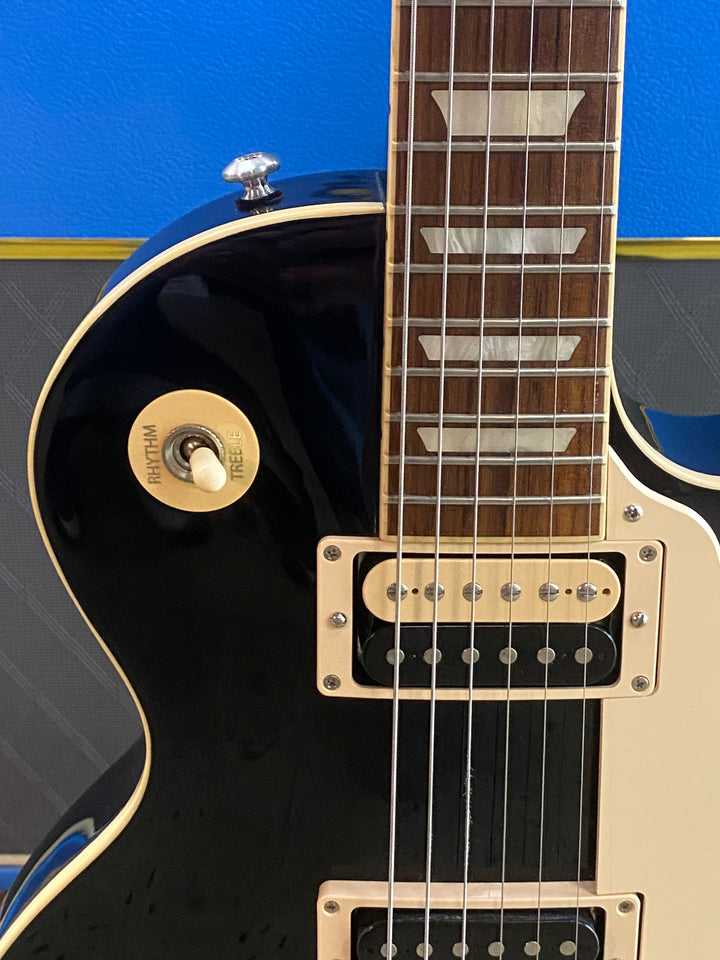 Gibson 2020 Les Paul Classic in Ebony W/case ***Pre Loved***