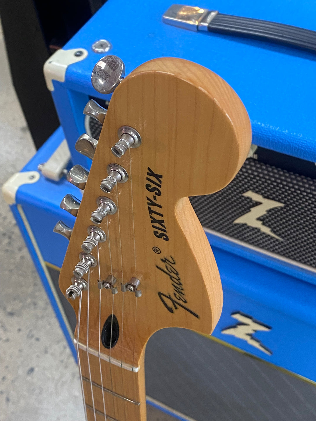 Fender 2019 Sixty-Six Alternate Reality Series Daphne Blue W/case ***Pre Loved***