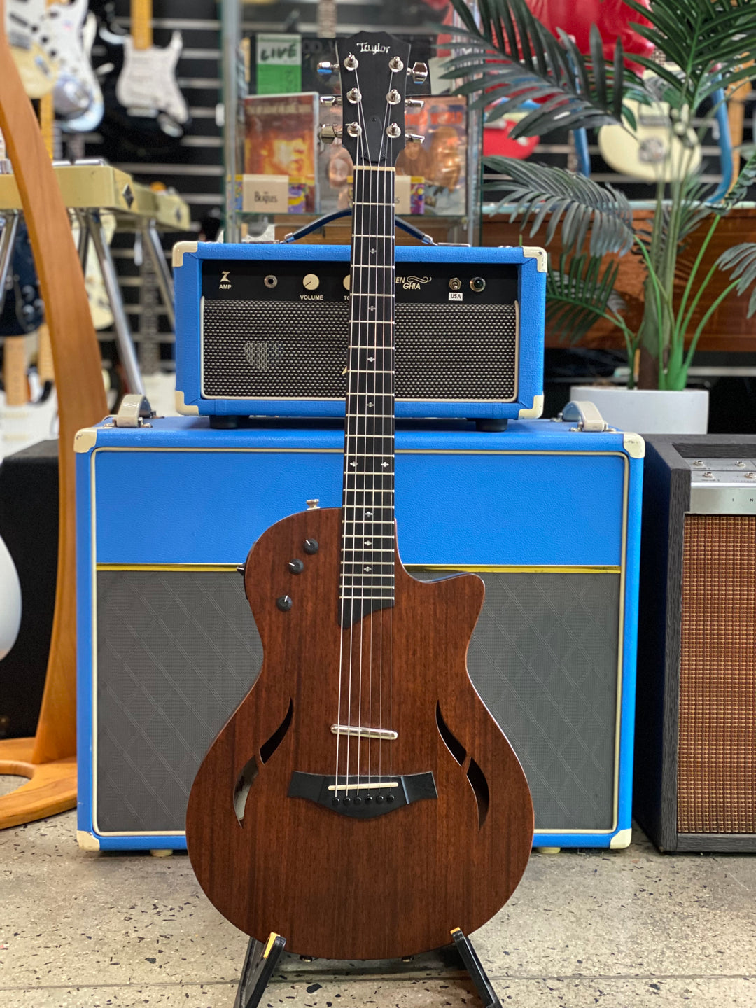 Taylor T5z Classic Electric w/bag ***pre loved***