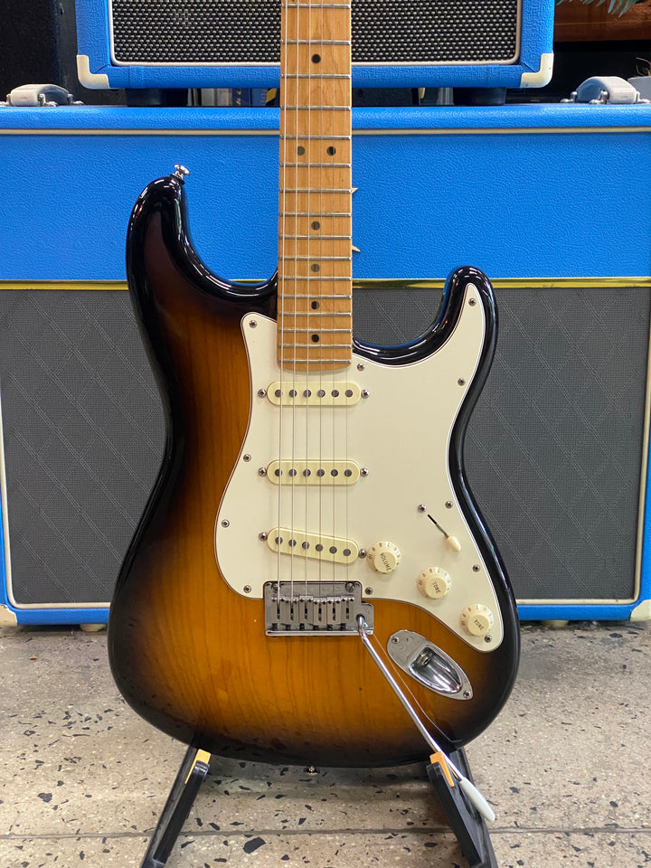Fender 2001 American Standard Stratocaster Maple Neck 2TSB W/case **Pre Loved**