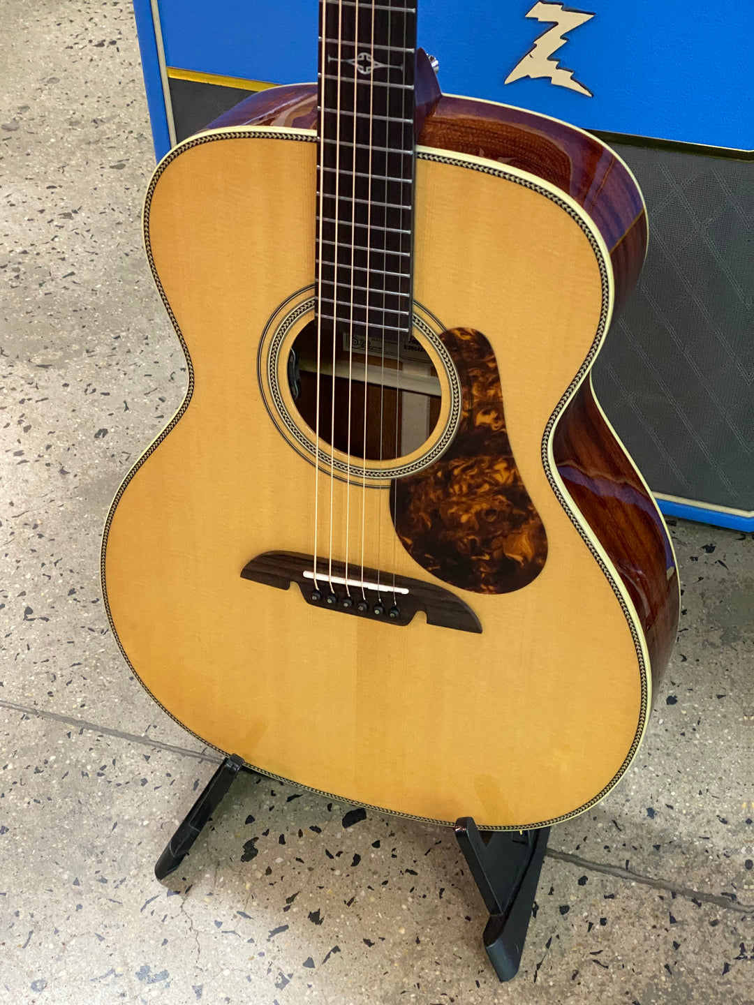 Alvarez Masterwork Folk MF60E Herringbone Acoustic w/pickup