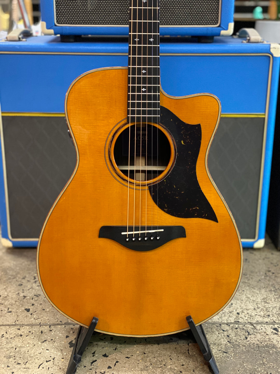 Yamaha AC5R ARE Acoustic Electric w/case ***pre loved***