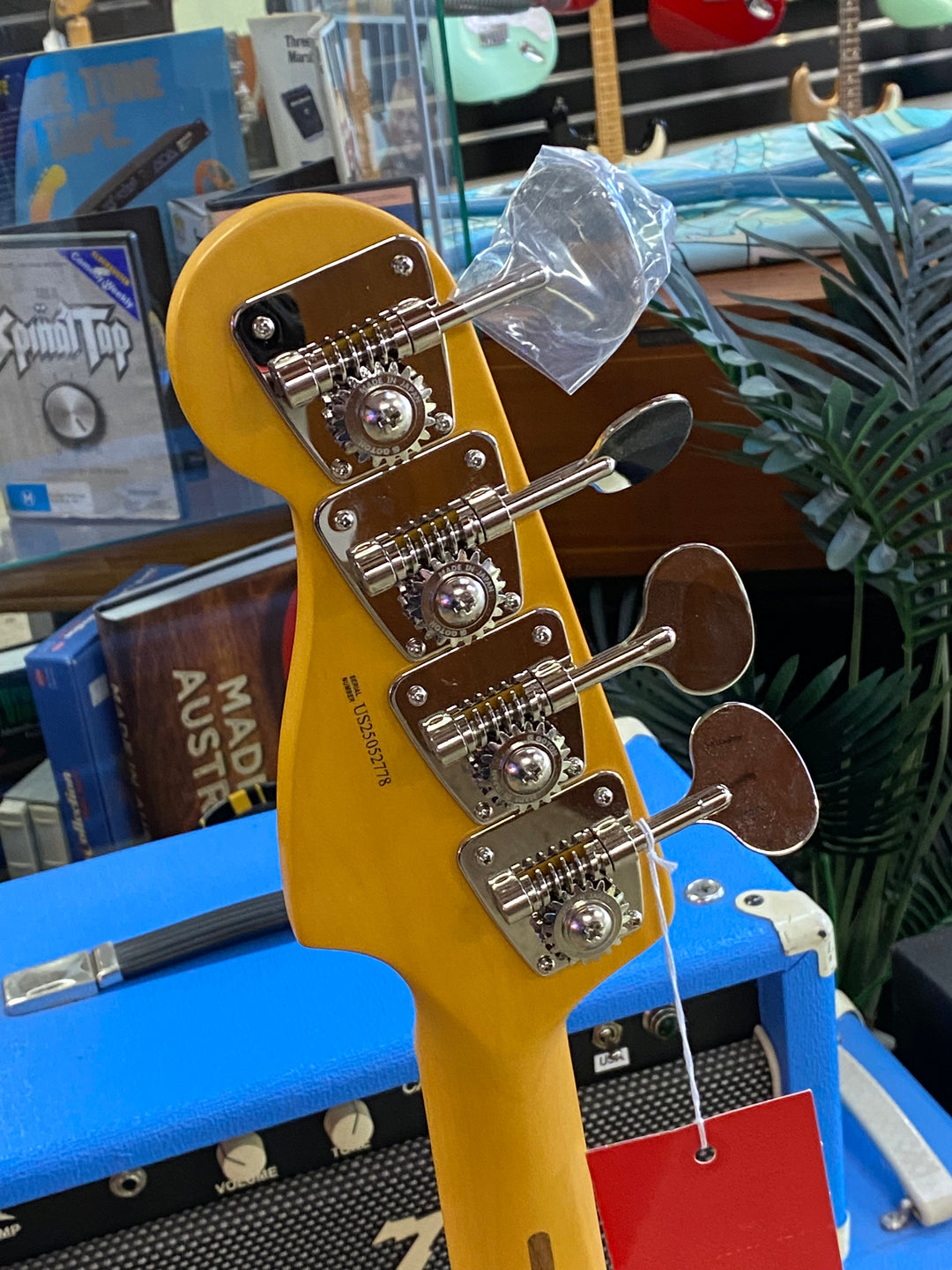 Fender American Pro Classic P Bass Maple Neck | Faded Lake Placid Blue