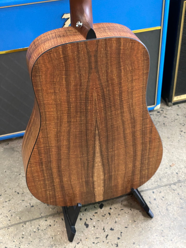 Martin Guitars DX2-E Acoustic/Electric Guitar w/bag ***pre loved***