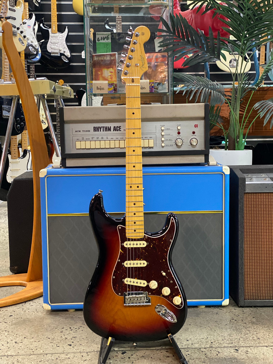 Fender 2022 American Pro II Stratocaster | Sunburst ***pre loved***