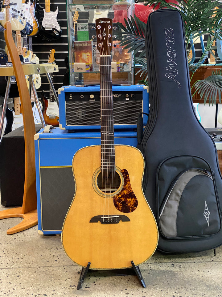 Alvarez MD60E Herringbone Dreadnought w/pickup w/bag ***pre loved***