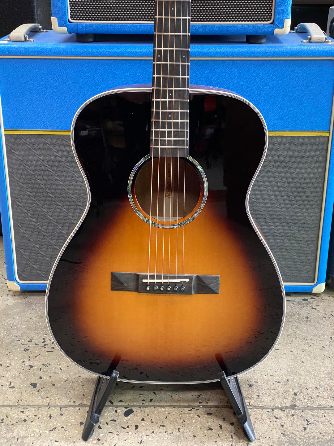 TASMAN TA300O-E OM Acoustic Electric GUITAR SUNBURST W/CASE