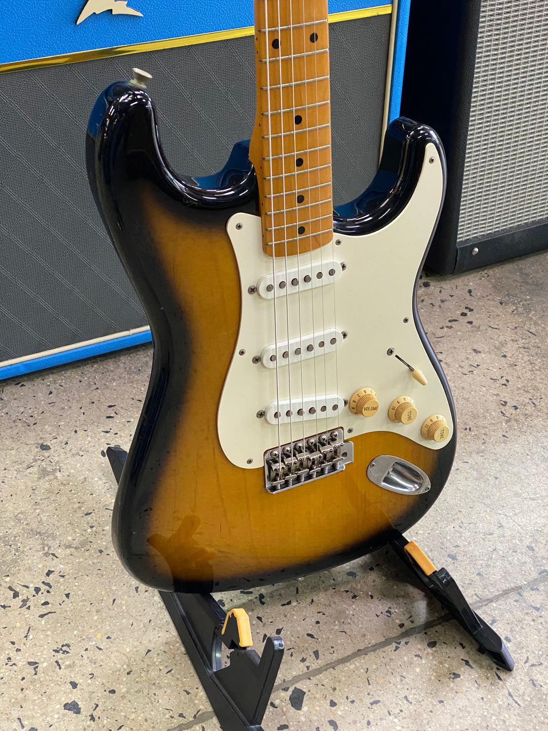 Fender '97-2000 CIJ Stratocaster 2 Tone Sunburst ***Pre Loved***