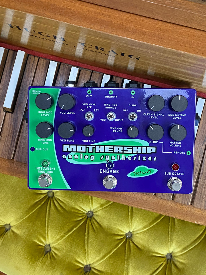 Pigtronix Mothership Analog Synthesizer w/box ***pre loved***