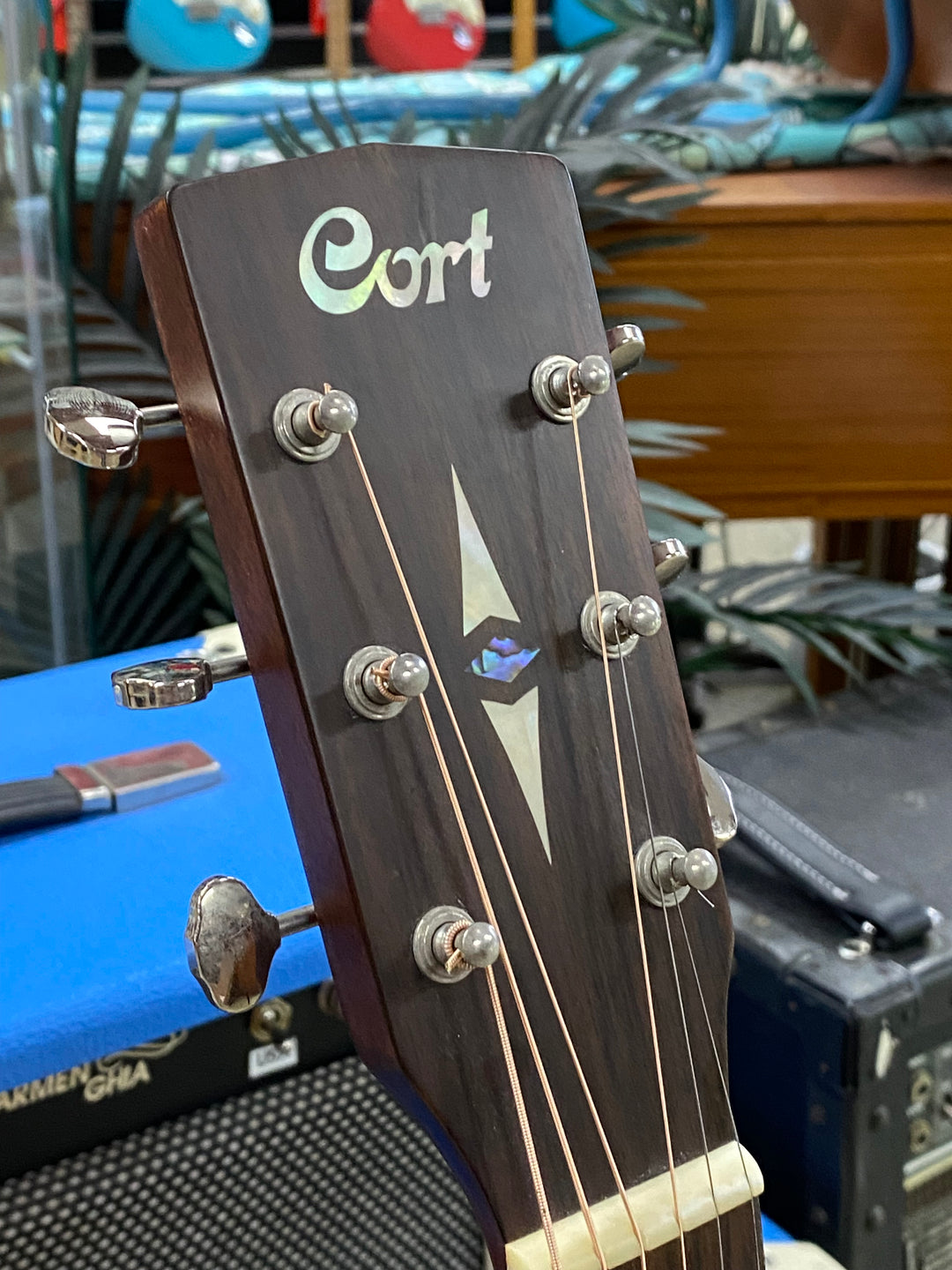 Cort L300V-F-SB  Acoustic Guitar Sunburst W/pickup W/case ***Pre Loved***