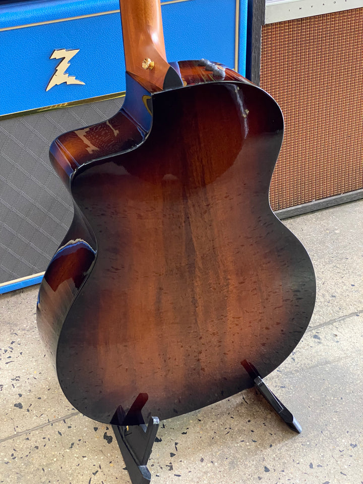 Taylor 224CE-K-DLX Acoustic Guitar w/case ***pre loved***