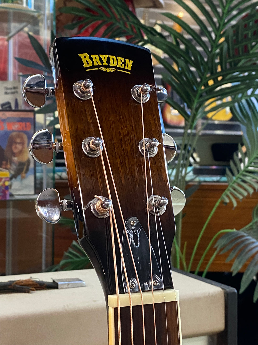 Bryden BRE2ETS Cutaway Electric Resonator Guitar Tobacco Sunburst W/case ***Pre Loved***