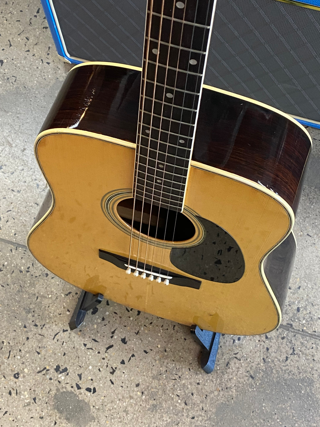 Morris Guitars W-25 Acoustic Guitar w/case ***pre loved***