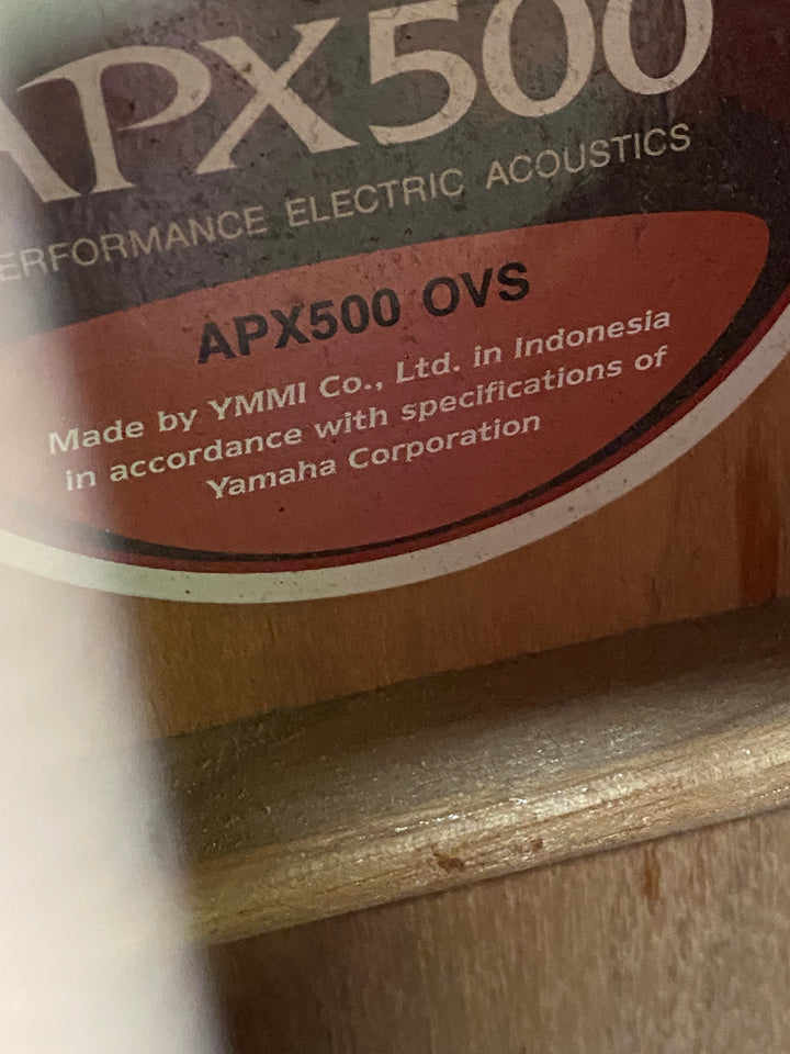 Yamaha APX500 V1 Thinline Acoustic Electric Guitar OVS W/bag ***Pre Loved***