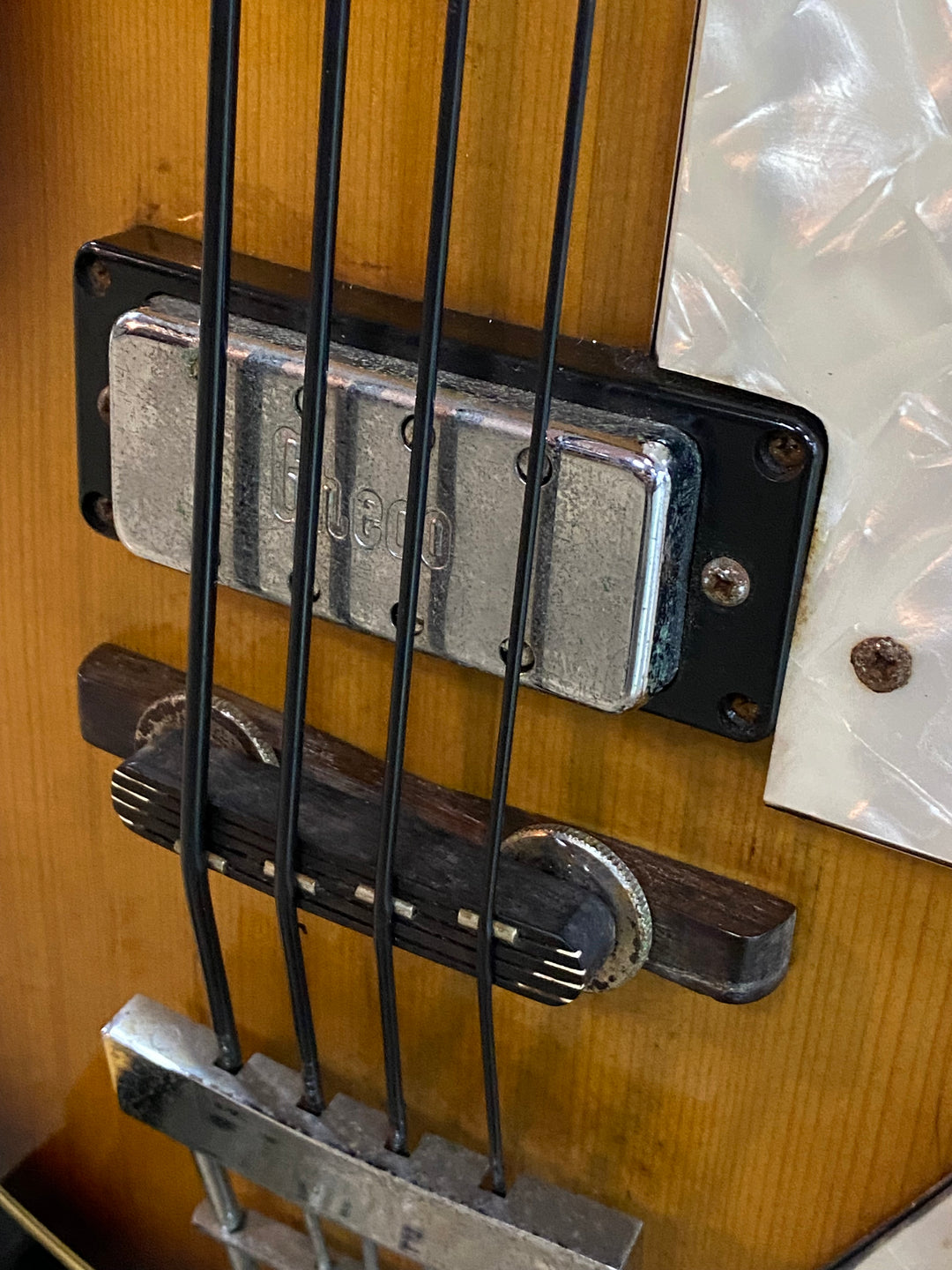 Greco 1972-74 "Gneco era" VB-360 Violin Bass w/case | Sunburst ***pre loved***