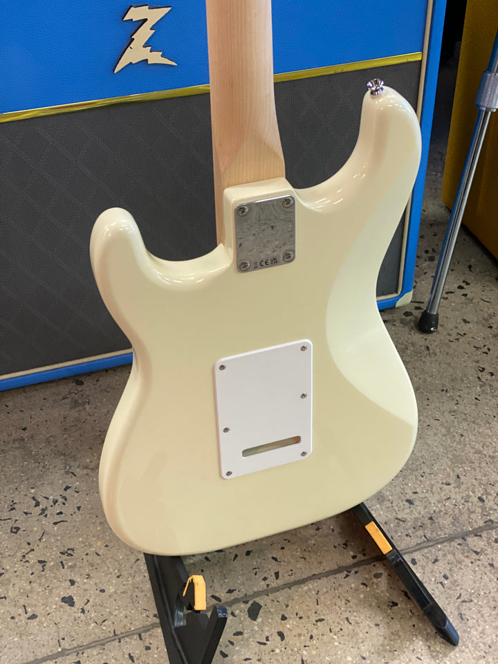 Squier Affinity Series Stratocaster | Olympic White