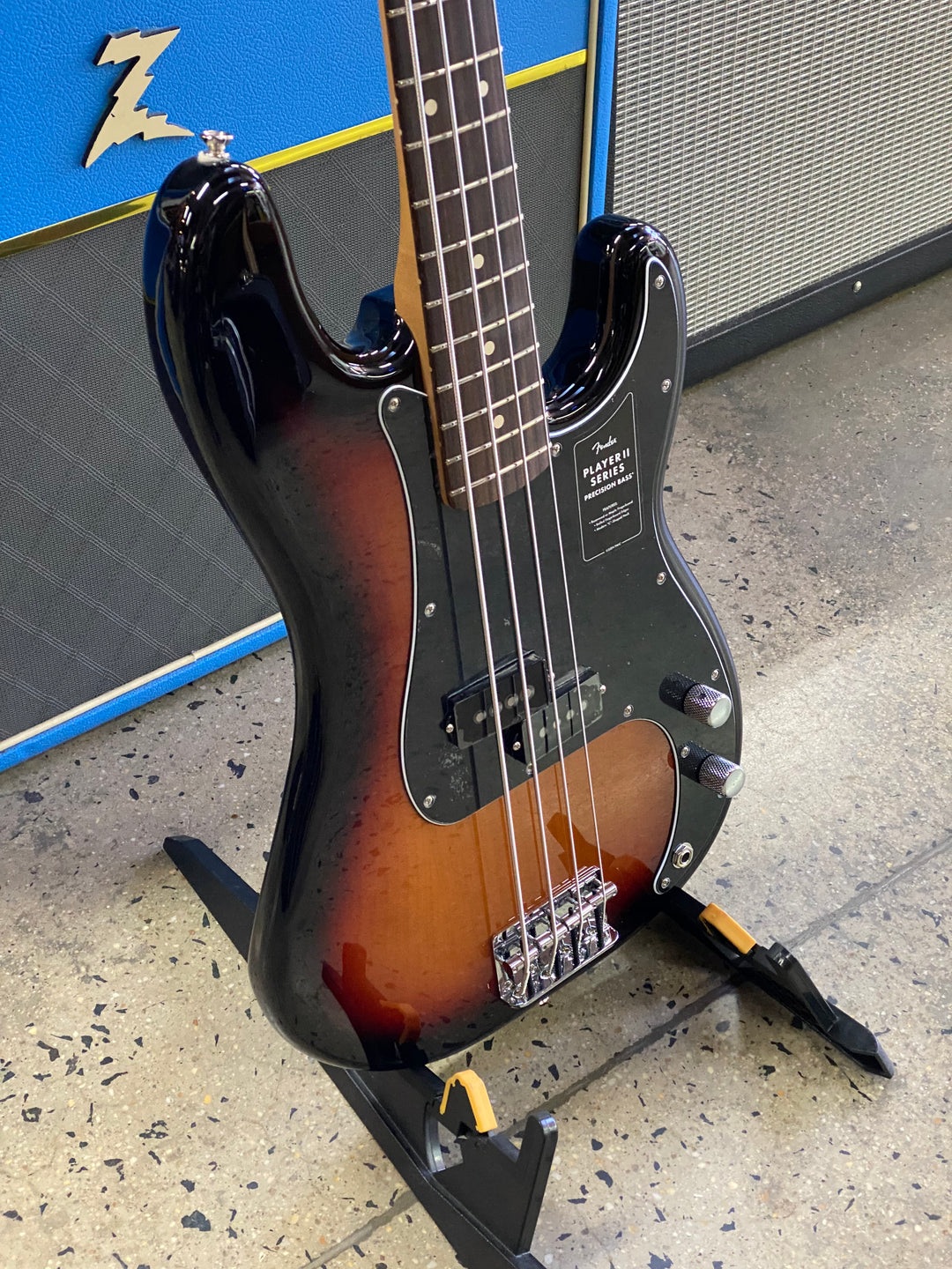 Fender Player II Precision Bass®, Rosewood Fingerboard, 3-Color Sunburst