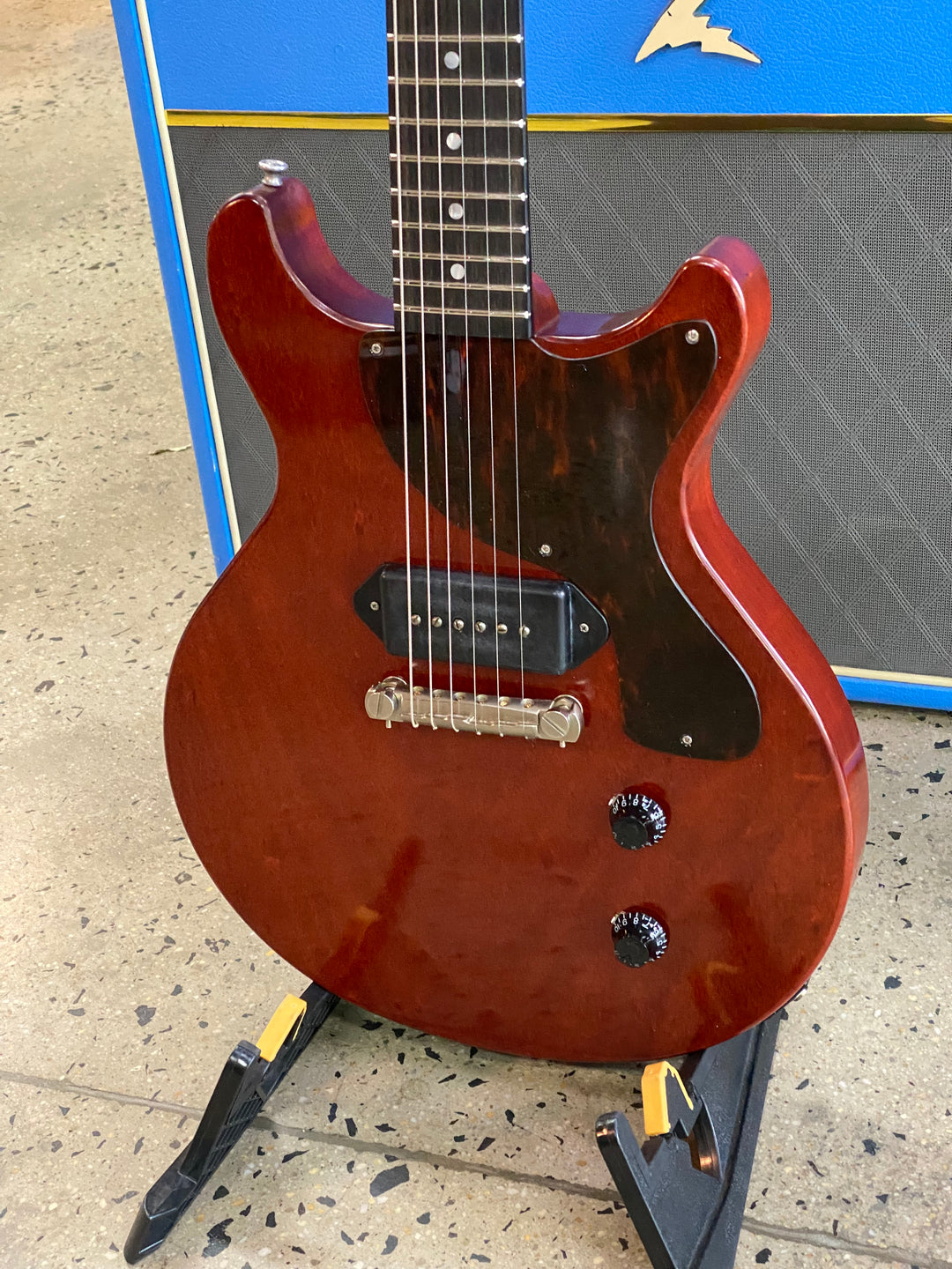 Eastman SB55DC/tv Solid body w/case