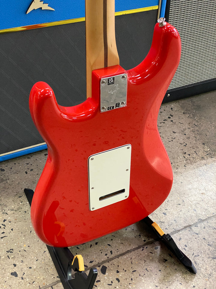 Fender  Player II Stratocaster® HSS, Rosewood Fingerboard, Coral Red