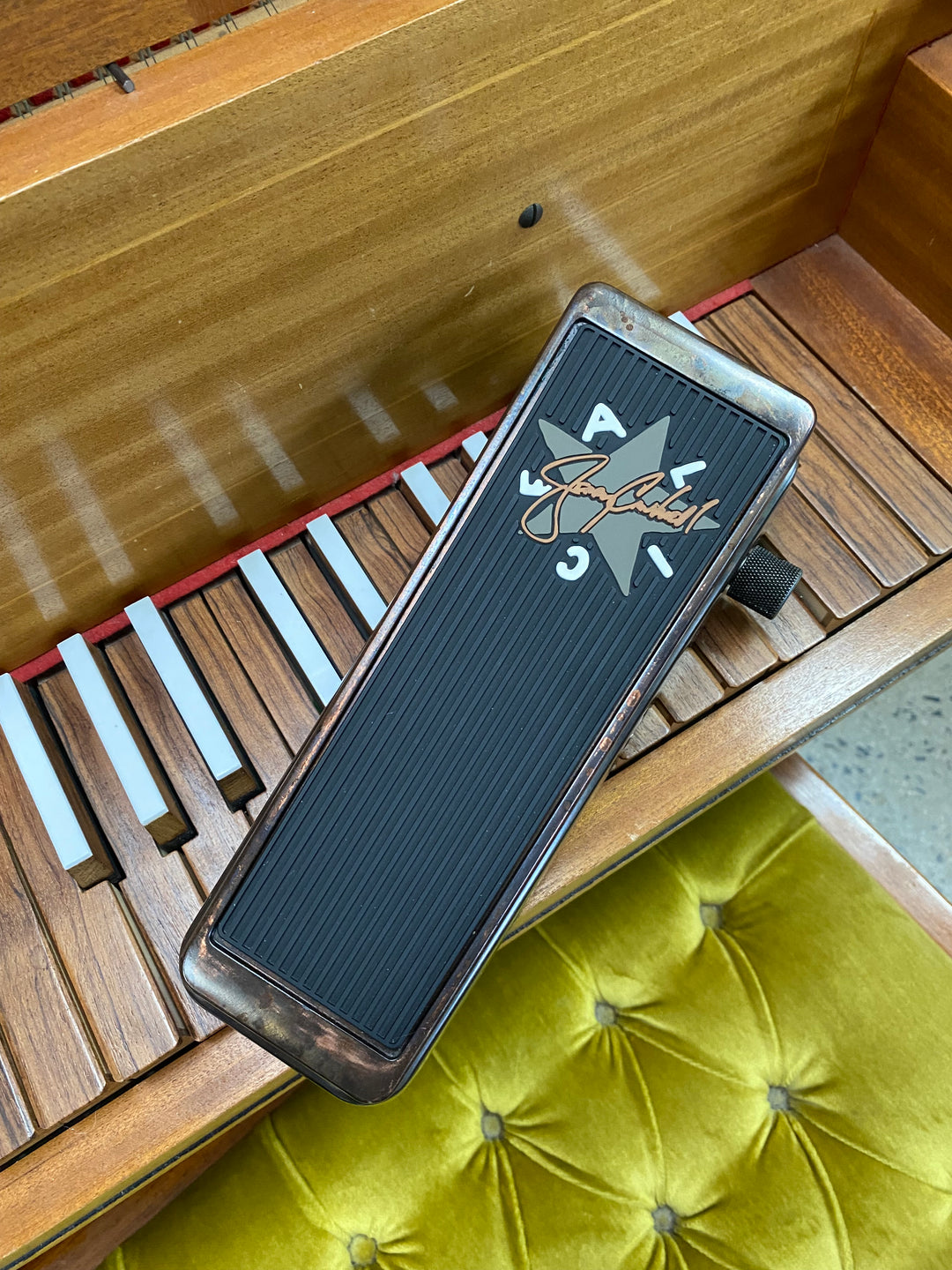 Dunlop JC95 Cantrell Cry Baby Wah With Box ***Pre Loved***