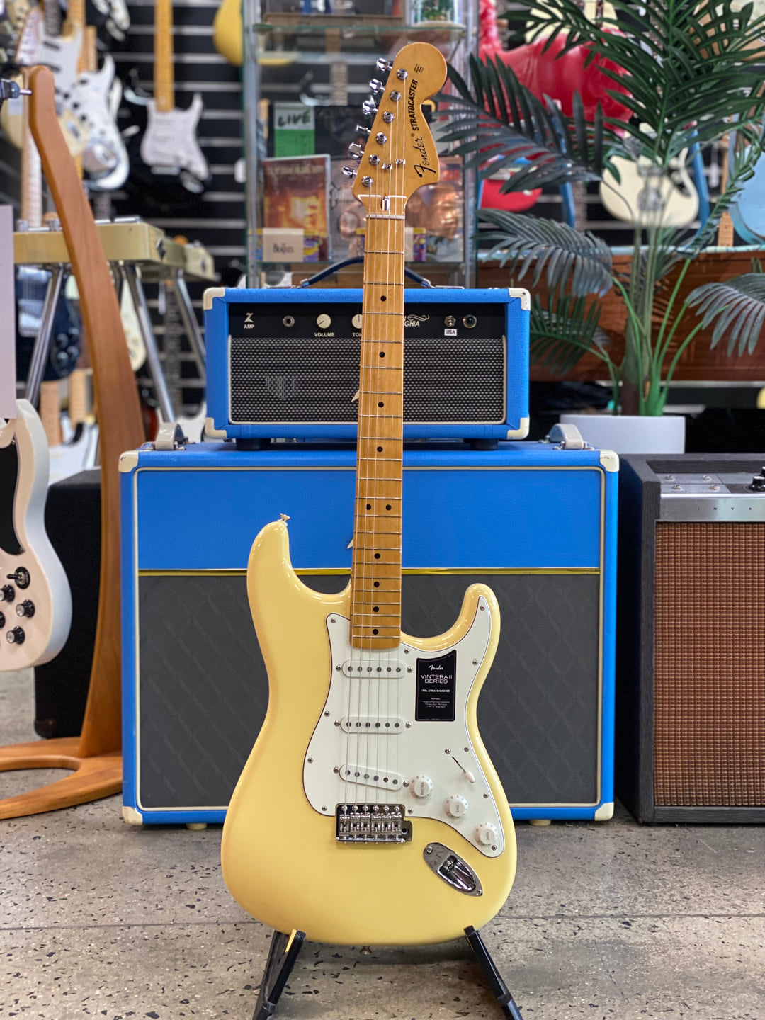 Fender 2025 Vintera II 70s Strat w/bag | Vintage White ***pre loved***