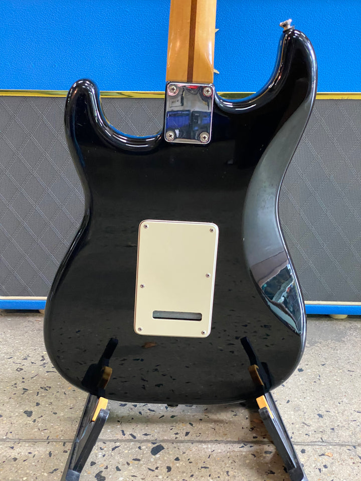 Fender 2010 Standard Mex Stratocaster RW Black W/case ***Pre Loved***