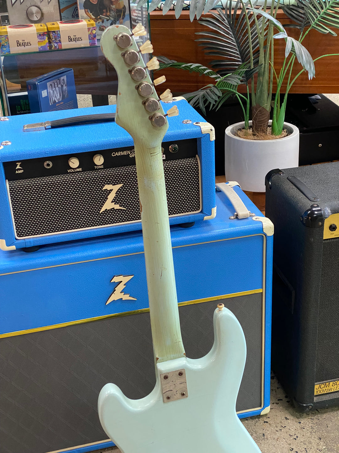 Hofner Galaxie 176 Deluxe Blue w/case ***pre loved***