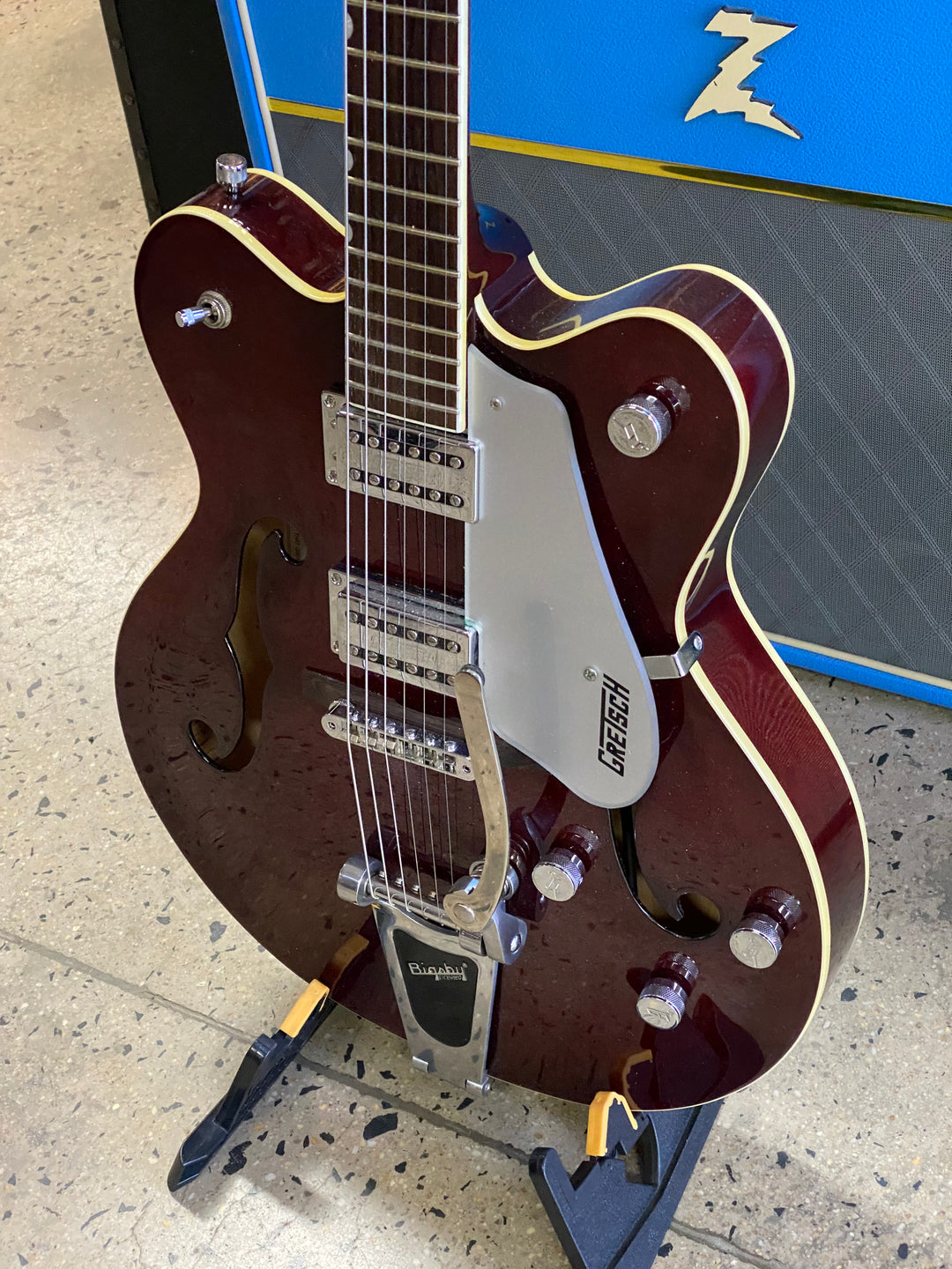 Gretsch 2008 Electromatic G5122 Walnut w/case ***Pre Loved***