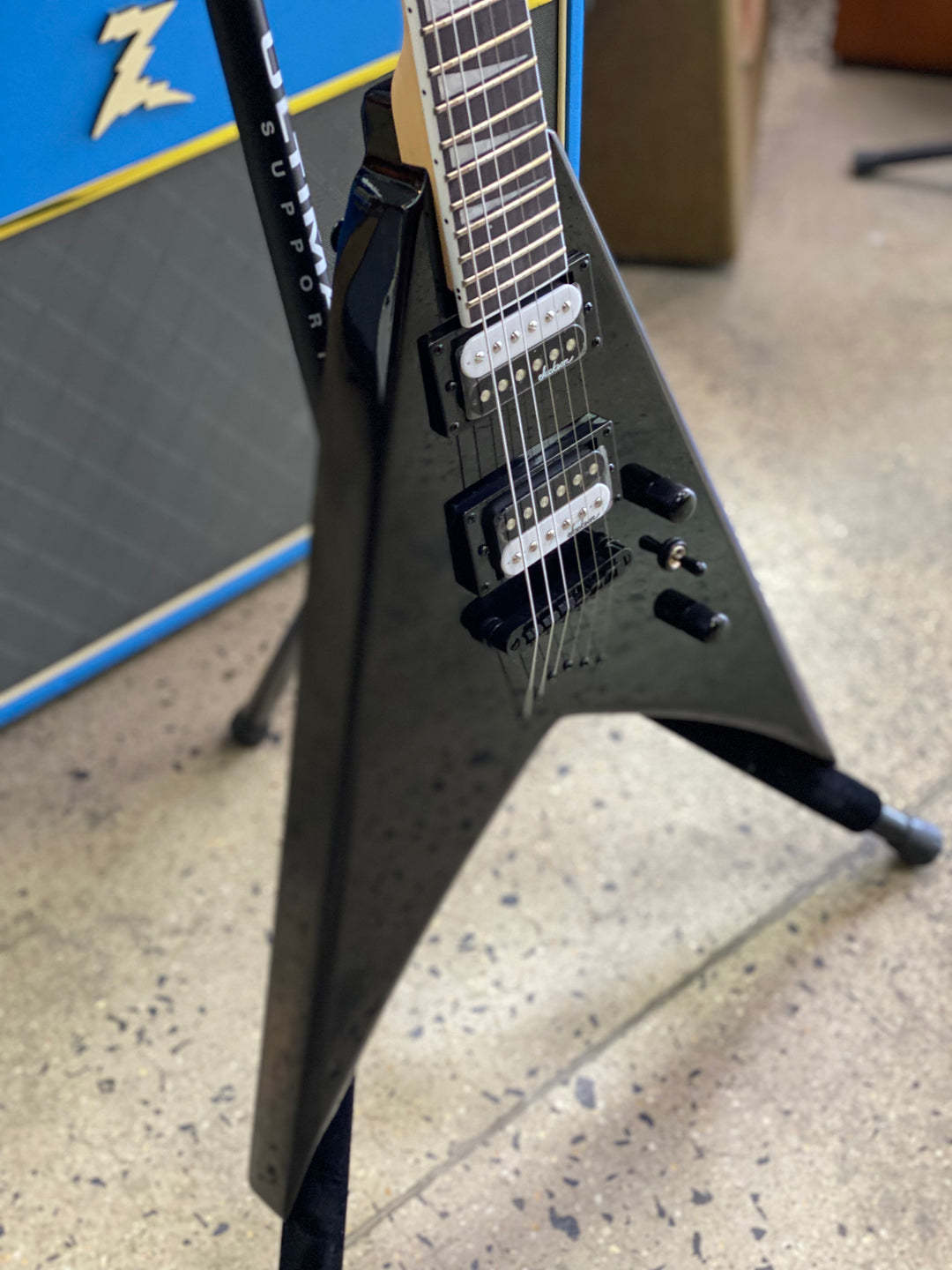 Jackson Guitars JS Series King V JS32T | Gloss Black