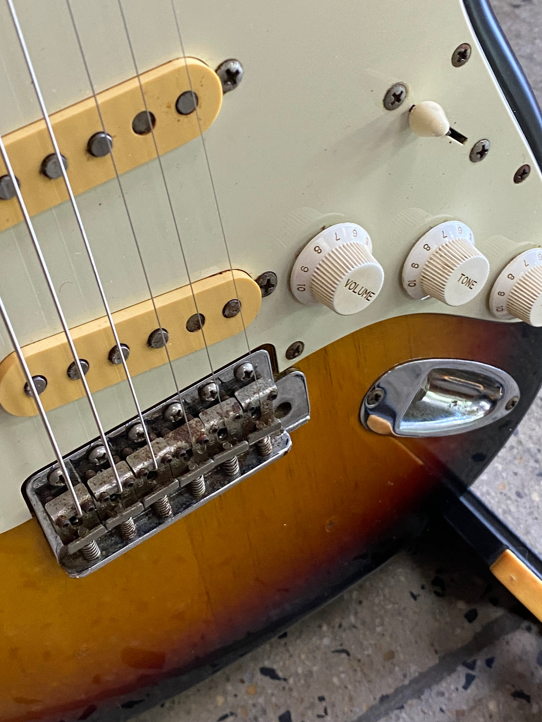 Seymour Duncan by ESP Early 90s DS-200R Stratocaster | Sunburst ***pre loved***