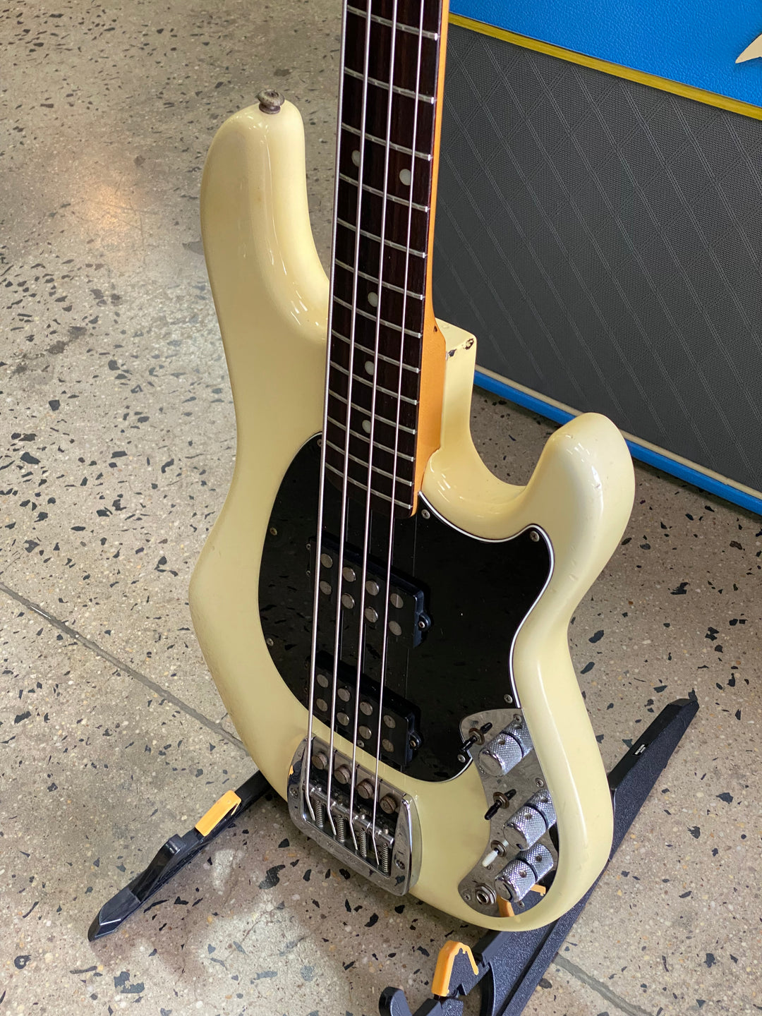 Musicman 1979 Sabre Bass White W/case ***Pre Loved***