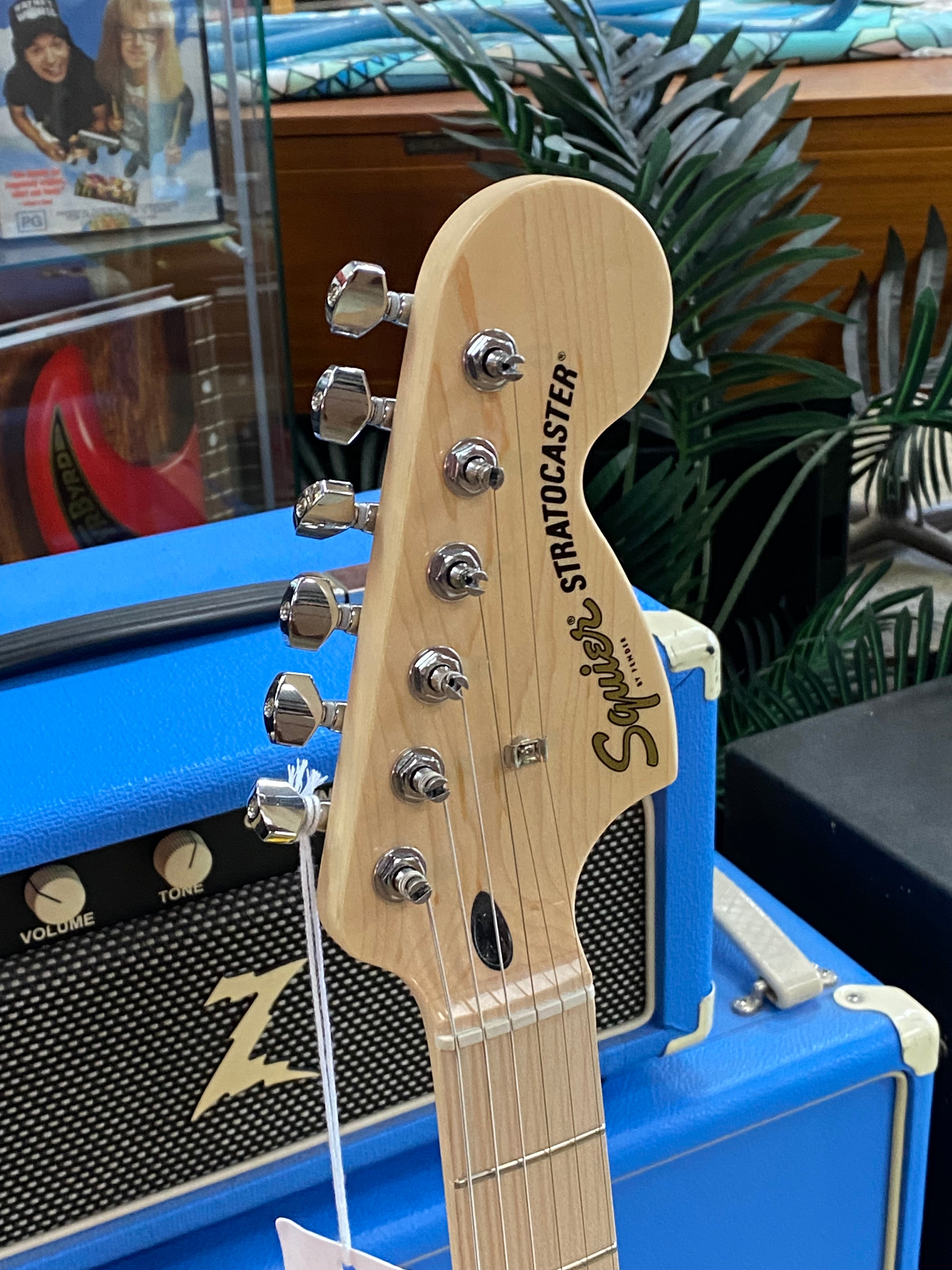 Squier FSR Affinity Strat HSS | Graffiti Yellow – A&B Musical
