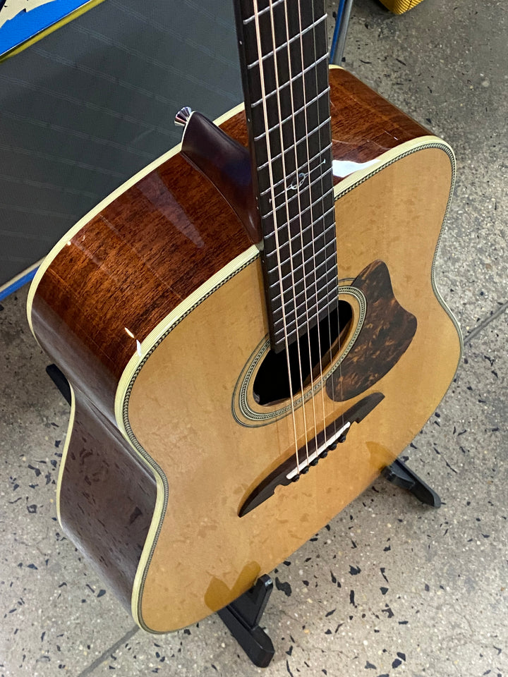 Alvarez Masterwork Dreadnought MD60E Herringbone Acoustic w/pickup