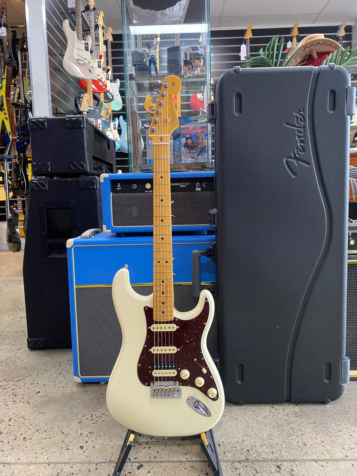 Fender 2023 AM Pro II Stratocaster HSS Maple Fingerboard OLW W/case ***Pre Loved***