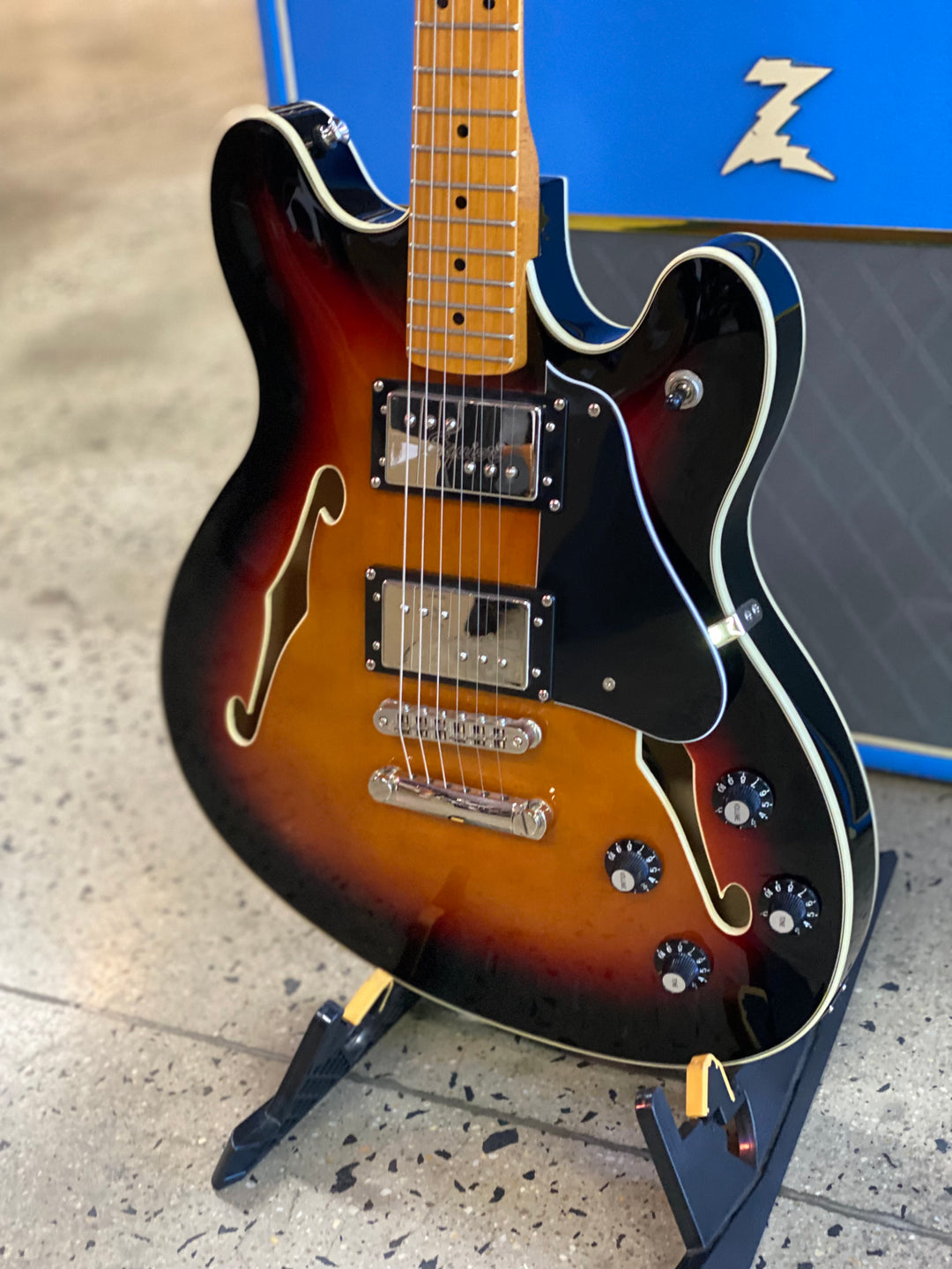 Squier Classic Vibe 2021 Starcaster 3-Color Sunburst ***pre loved***